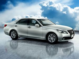 Toyota Crown Hybrid Royal Saloon 2012 года